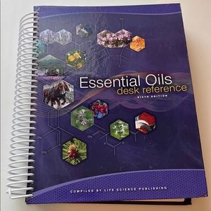 Full Size Essential Oil Desk Reference 6th addition by Life Science Publishing